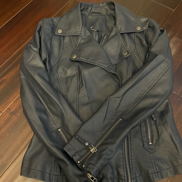 Max Studio Leather Jacket! NEW - Picture 6 of 8